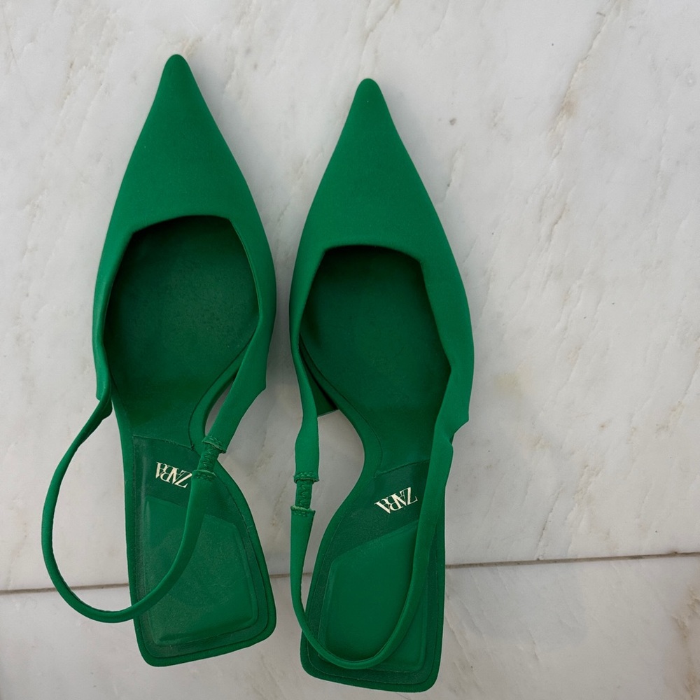 Zara Women's Green Pointed Toe Heels